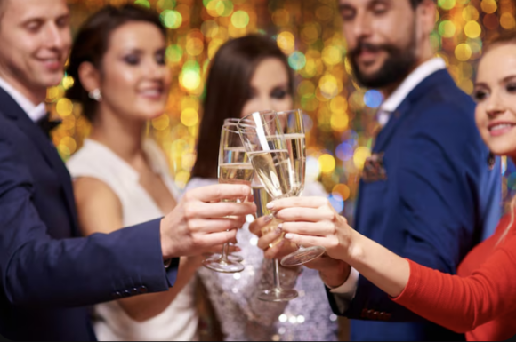 Por qué abril es uno de los mejores meses para planear tu fiesta de fin de año empresarial